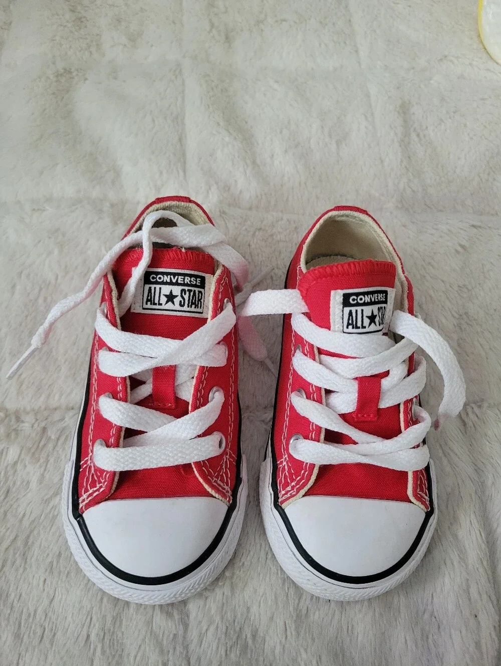 Converse Kids Low Top Sneakers in Red and White